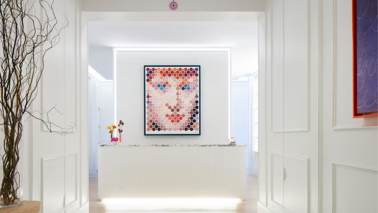 Bustle-Jennifer Aniston & EmRata Follow Dr. Shereene Idriss. You Should Too.